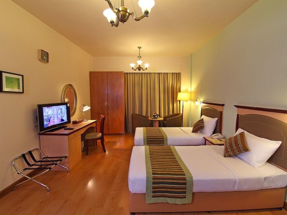 Florida City Hotel Apartments Dubai Exterior foto